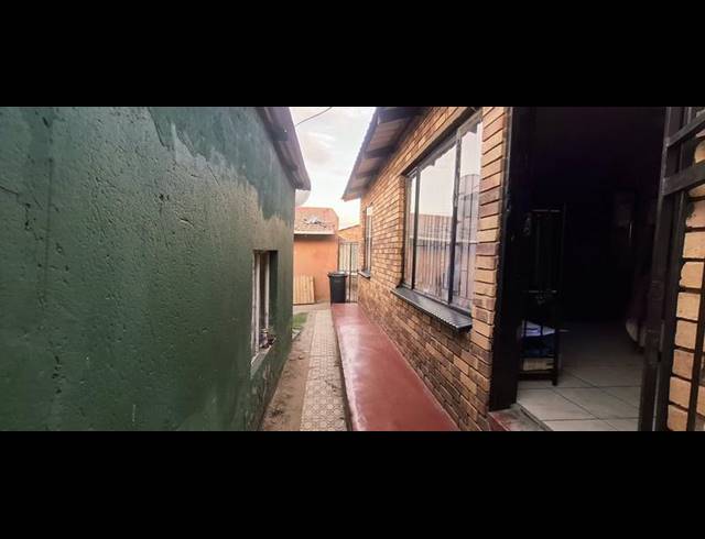 2 BEDROOM HOUSE FOR SALE IN TEMBISA